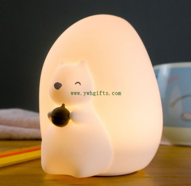 7 Colors Animal Shaped Cute Squirrel Silicone LED Night Light For Kids